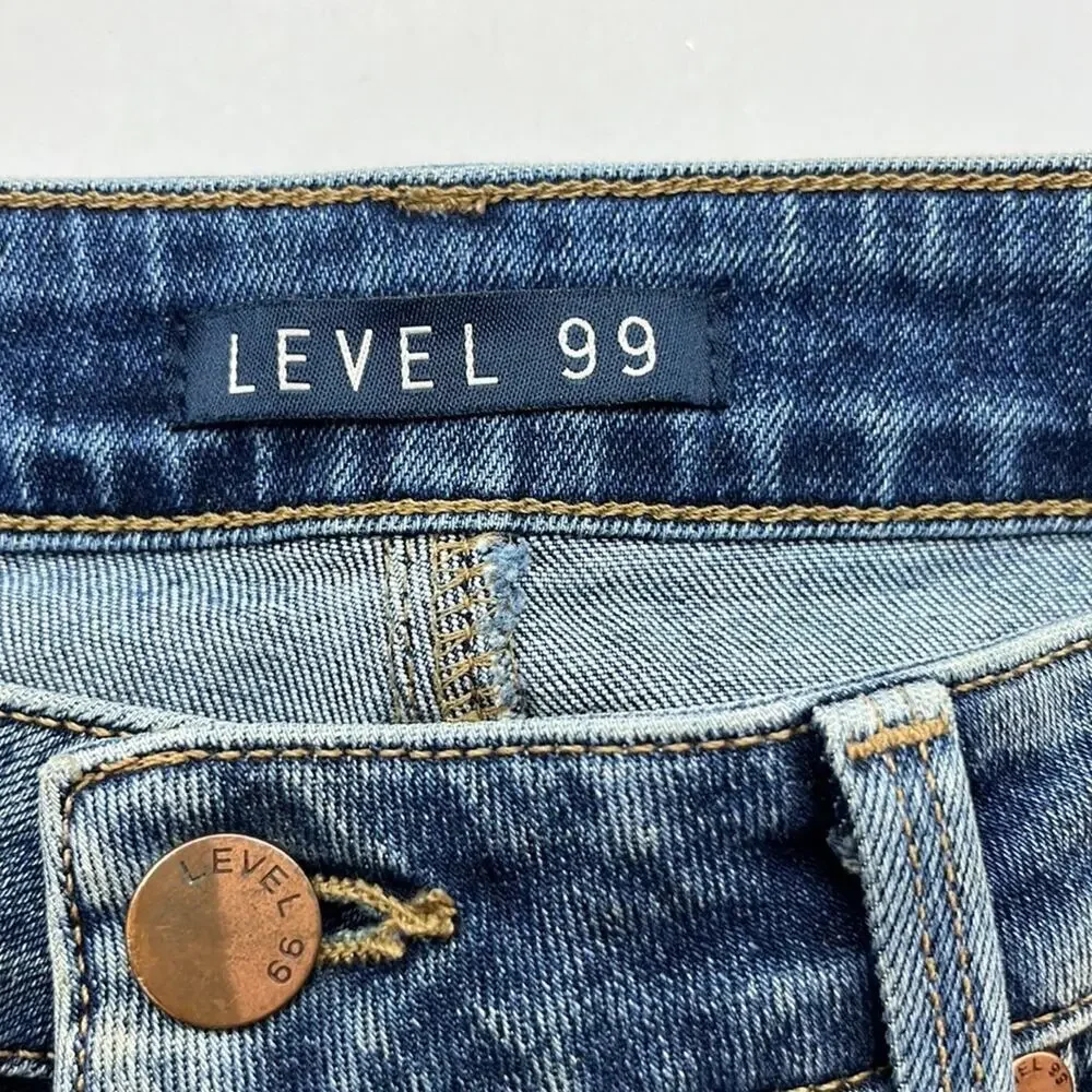 Level 99 4” Inseam High Rise Cuffed Shorts Size 29